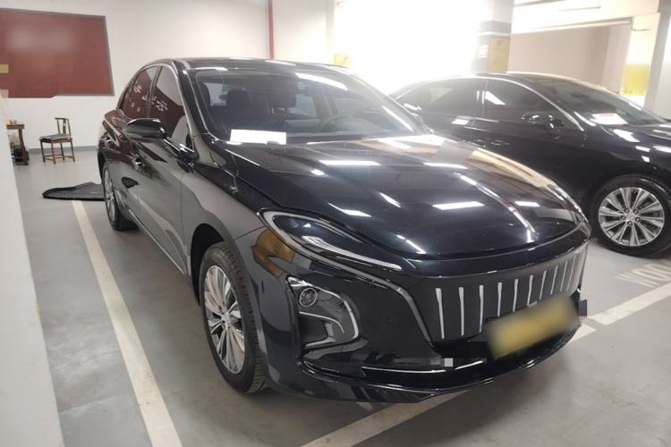 Used Hongqi E-QM5 2023 Revised Version Basic Travel Edition Front Right 45 Deg