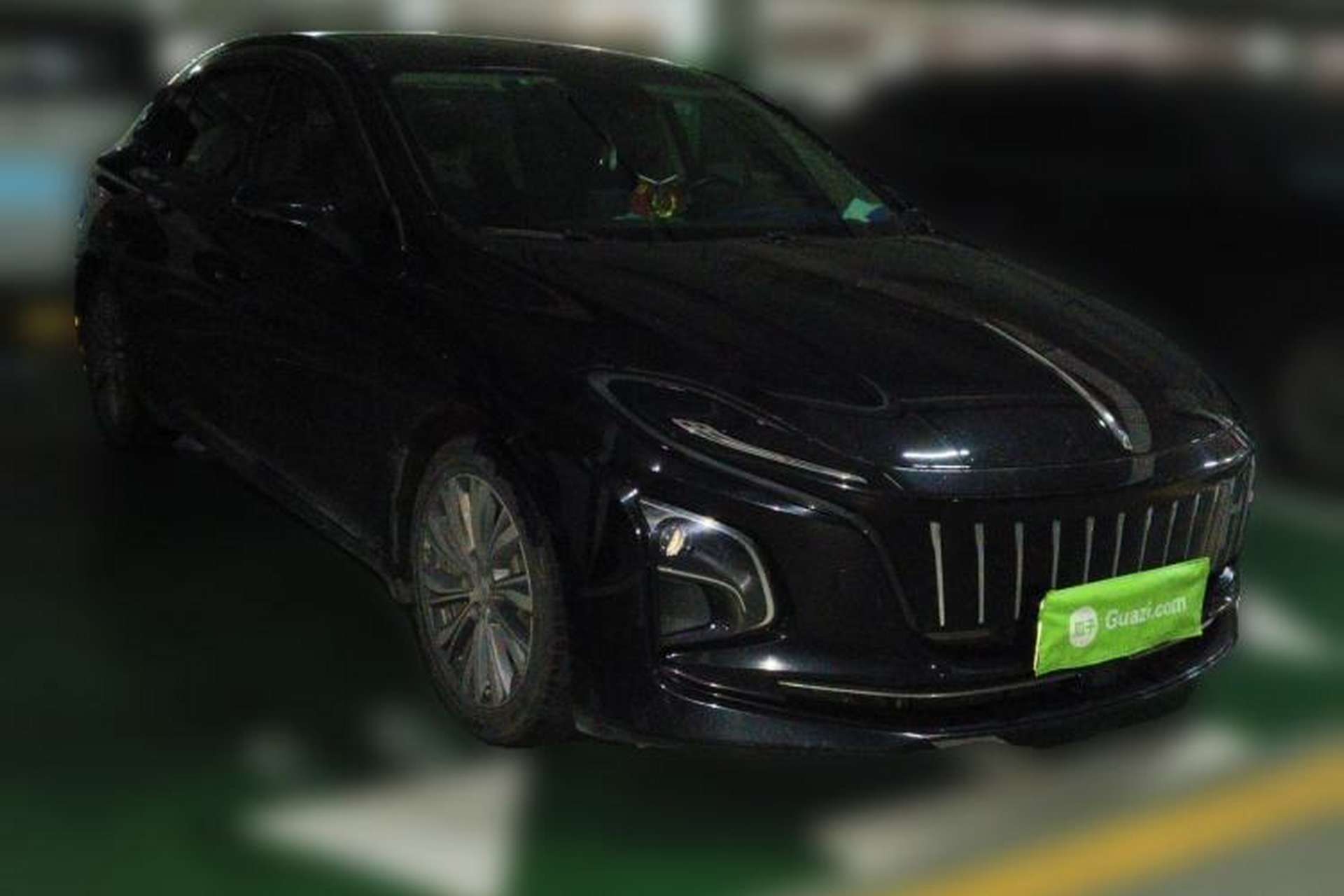Used Hongqi E-QM5 2023 560km PLUS Front Right 45 Deg