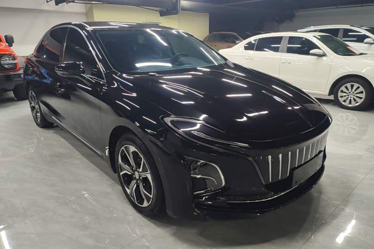 Used Hongqi E-QM5 2023 Revised Version Basic Travel Edition Front Right 45 Deg