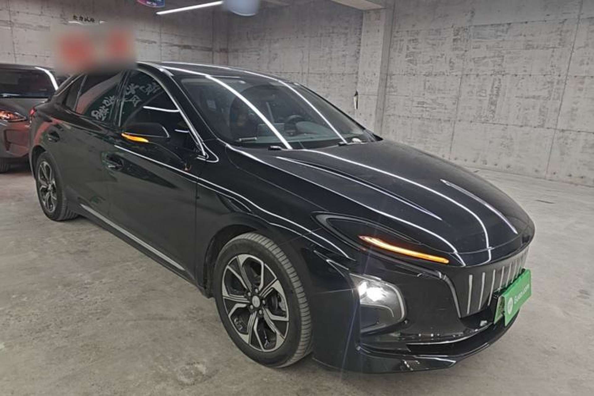 Used Hongqi E-QM5 2023 Revised Version Basic Travel Edition Front Right 45 Deg