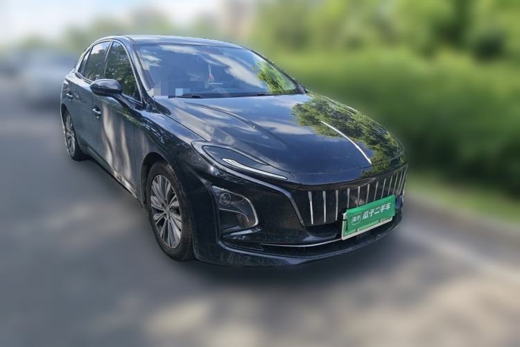 Used Hongqi E-QM5 2023 560km PLUS Front Right 45 Deg