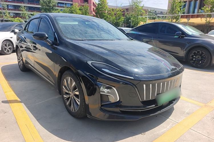 Used Hongqi E-QM5 2023 620km PLUS Front Right 45 Deg