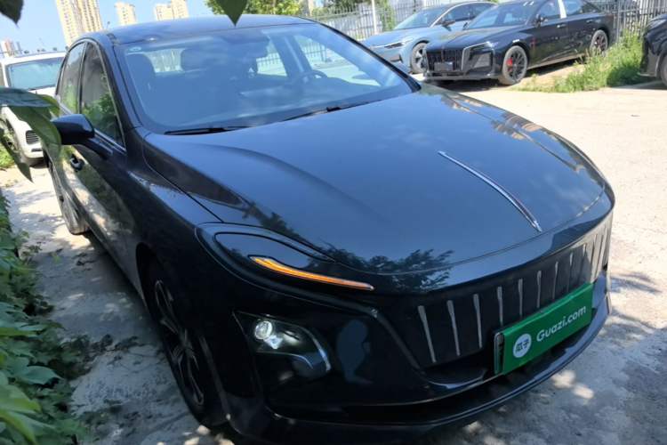 Used Hongqi E-QM5 2023 Revised Version Basic Travel Edition Front Right 45 Deg