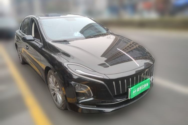 Used Hongqi E-QM5 2023 620km PLUS Front Right 45 Deg
