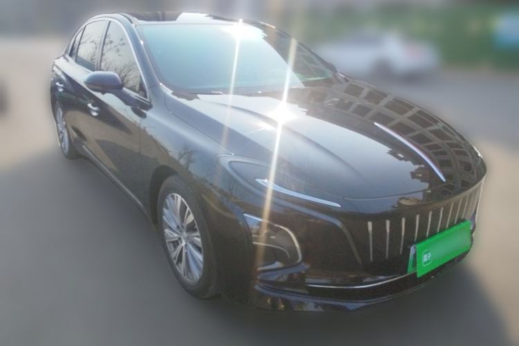Used Hongqi E-QM5 2023 620km PLUS Front Right 45 Deg