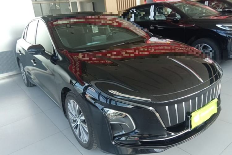 Used Hongqi E-QM5 2023 560km PLUS Front Right 45 Deg