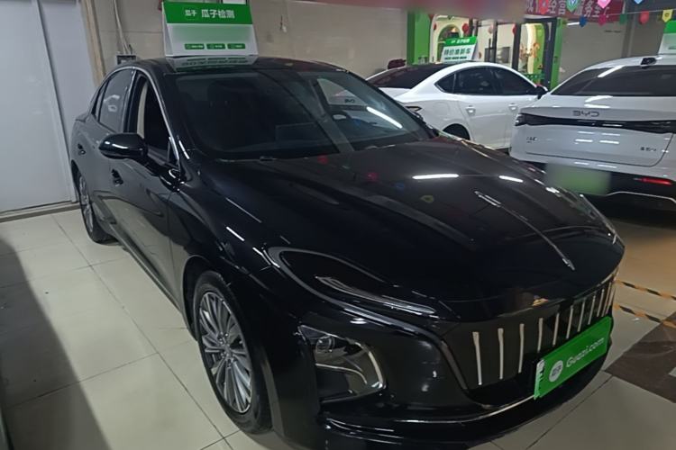Used Hongqi E-QM5 2023 620km PLUS Front Right 45 Deg