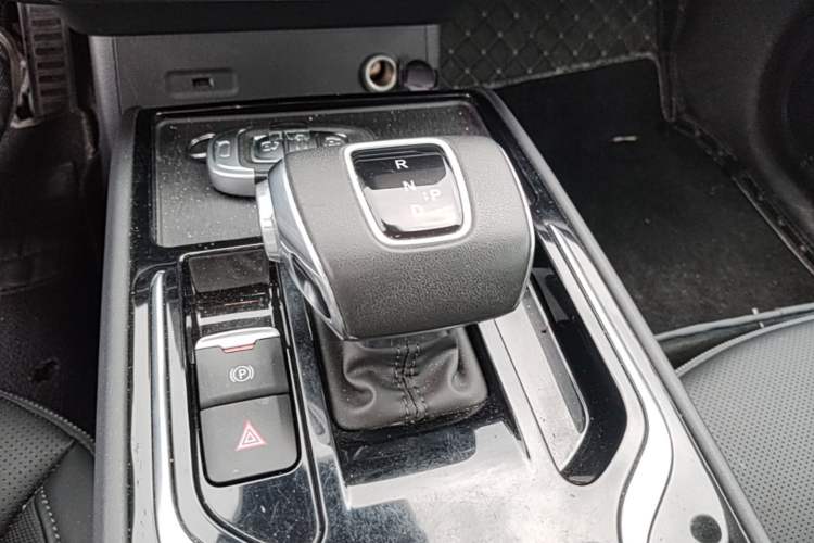 Used Hongqi E-QM5 2023 Revised Version Basic Travel Edition Gear Lever
