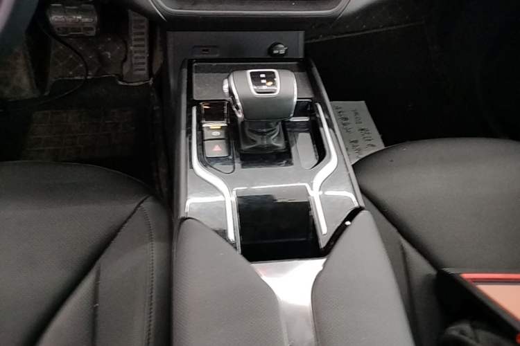Used Hongqi E-QM5 2023 Base Travel Edition Gear Lever