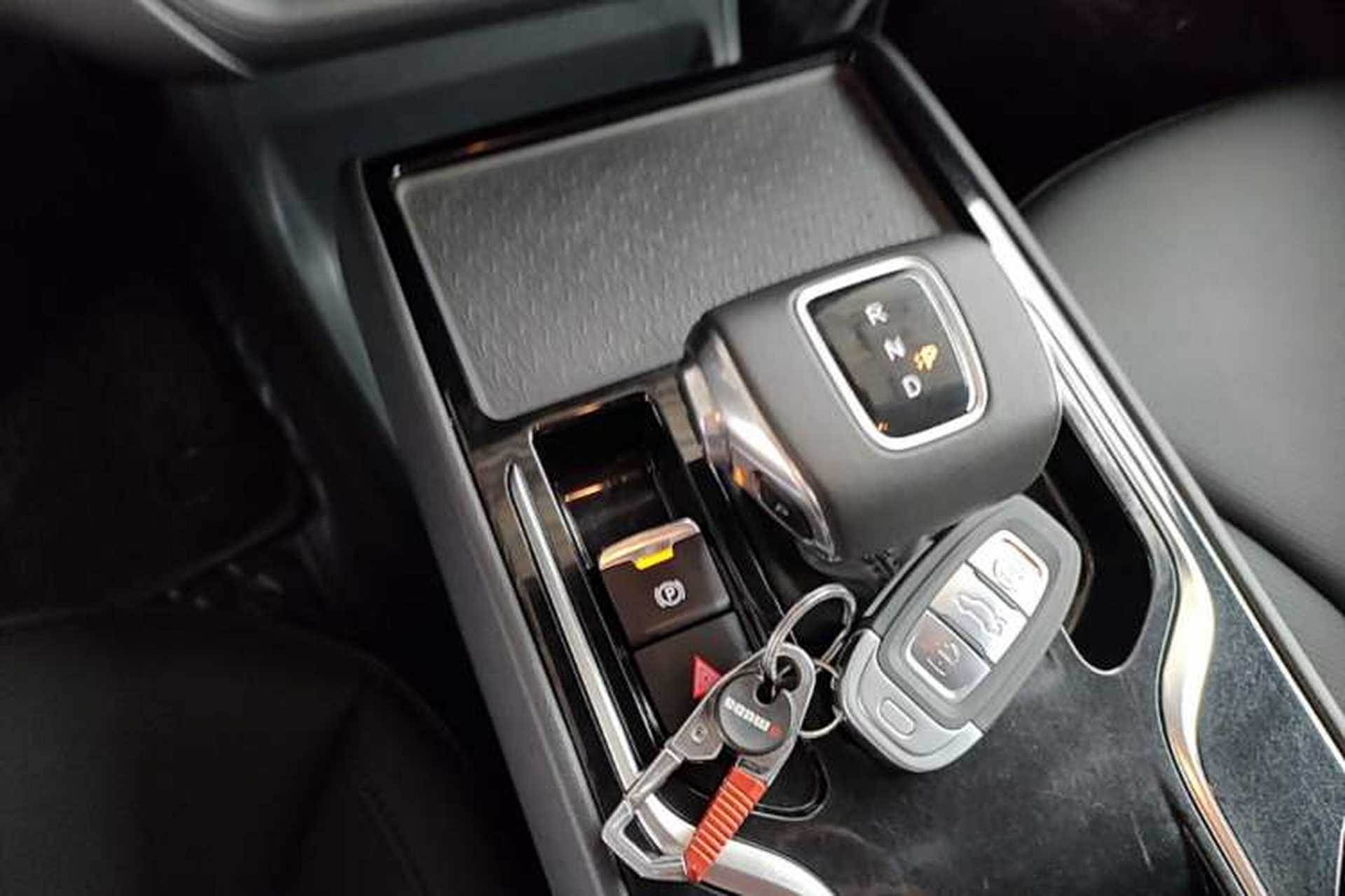 Used Hongqi E-QM5 2023 Revised Version Basic Travel Edition Gear Lever