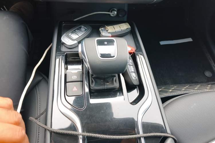 Used Hongqi E-QM5 2023 Revised Version Basic Travel Edition Gear Lever