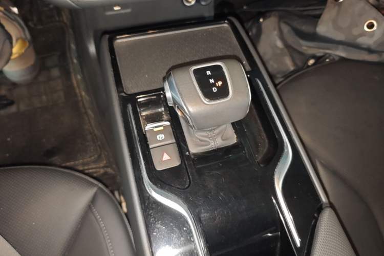 Used Hongqi E-QM5 2023 Revised Version Basic Travel Edition Gear Lever