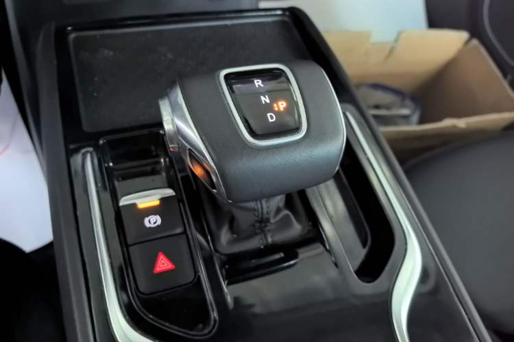 Used Hongqi E-QM5 2023 Revised Version Basic Travel Edition Gear Lever
