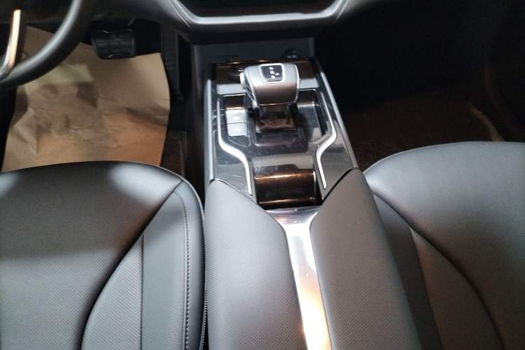 Used Hongqi E-QM5 2023 Revised Version Basic Travel Edition Gear Lever