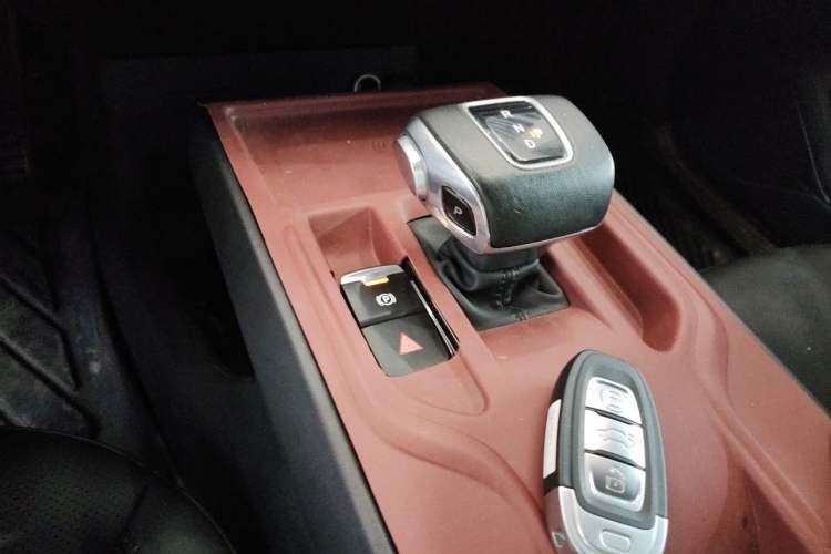 Used Hongqi E-QM5 2023 Revised Version Basic Travel Edition Gear Lever