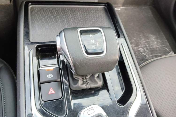 Used Hongqi E-QM5 2023 Revised Version Basic Travel Edition Gear Lever