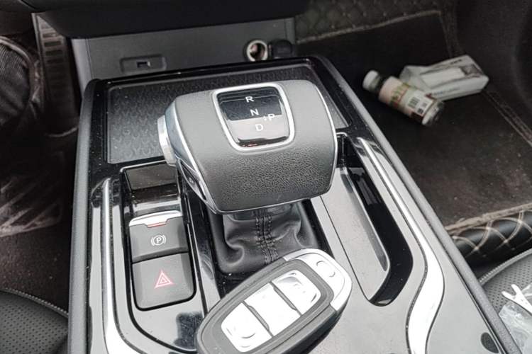 Used Hongqi E-QM5 2023 Revised Version Basic Travel Edition Gear Lever