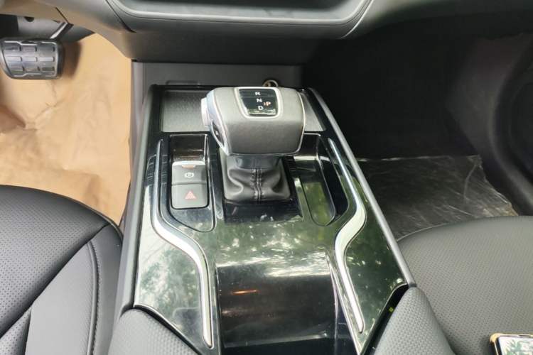 Used Hongqi E-QM5 2023 Revised Version Basic Travel Edition Gear Lever