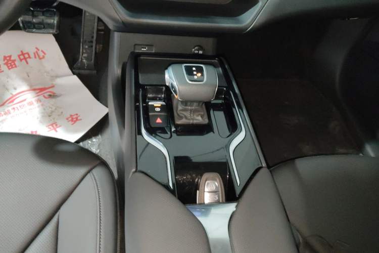 Used Hongqi E-QM5 2023 Revised Version Basic Travel Edition Gear Lever