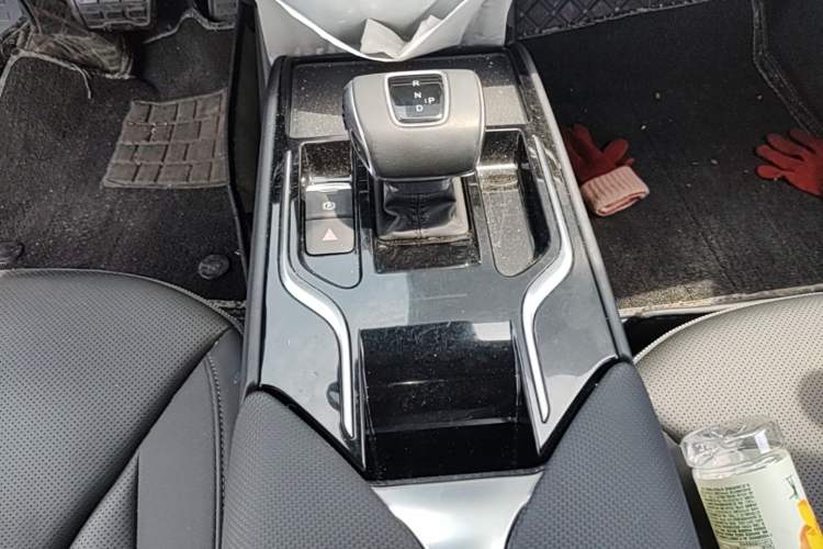 Used Hongqi E-QM5 2023 Base Travel Edition Gear Lever
