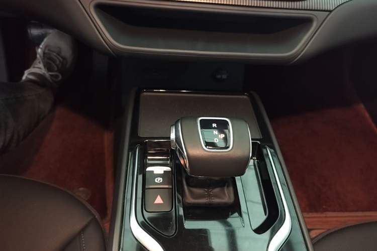 Used Hongqi E-QM5 2023 Base Travel Edition Gear Lever