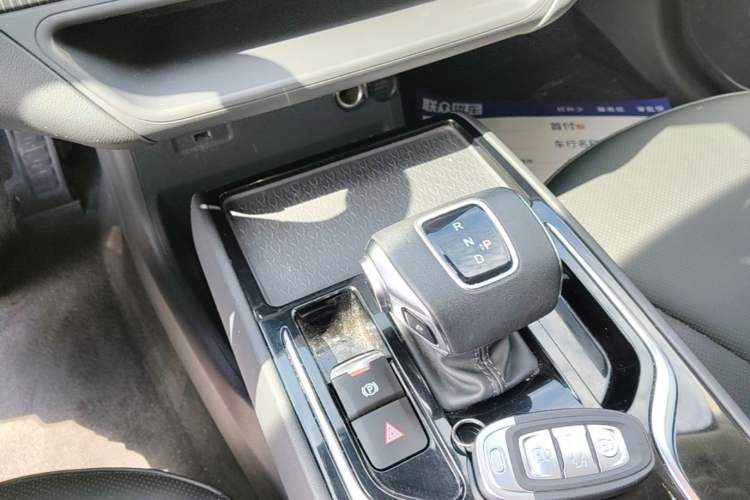 Used Hongqi E-QM5 2023 Base Travel Edition Gear Lever