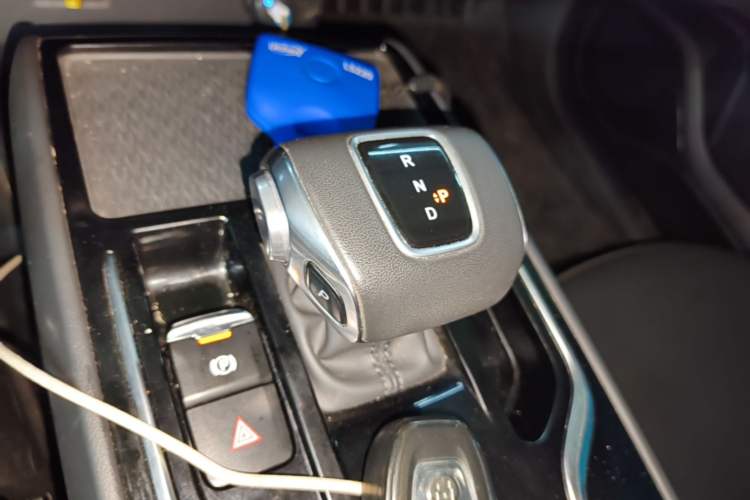 Used Hongqi E-QM5 2023 Base Travel Edition Gear Lever