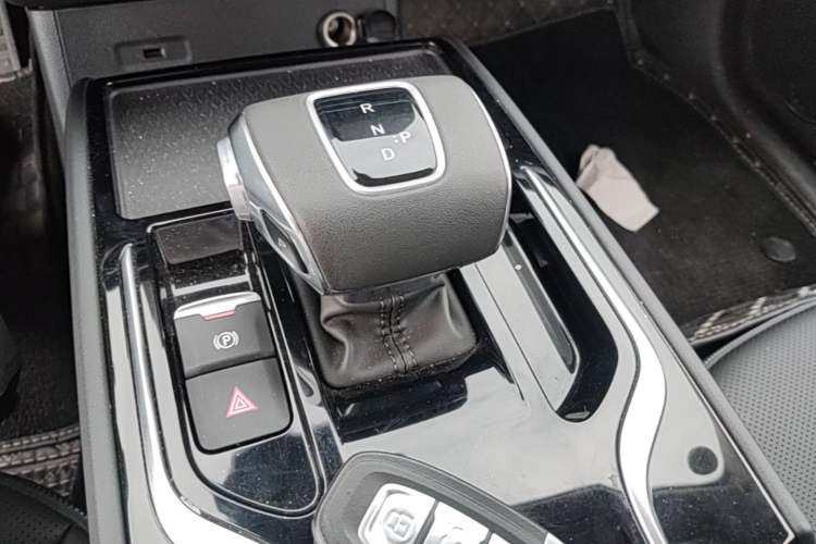Used Hongqi E-QM5 2023 Revised Version Basic Travel Edition Gear Lever