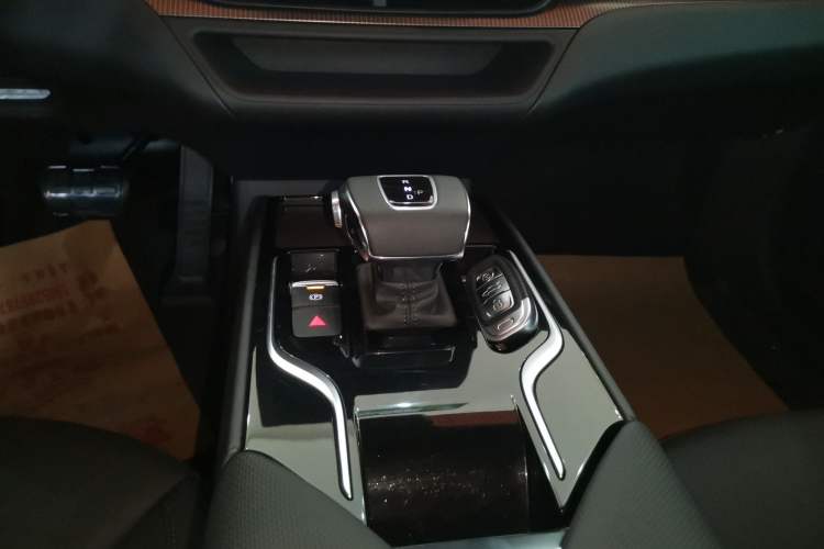 Used Hongqi E-QM5 2023 Revised Version Basic Travel Edition Gear Lever