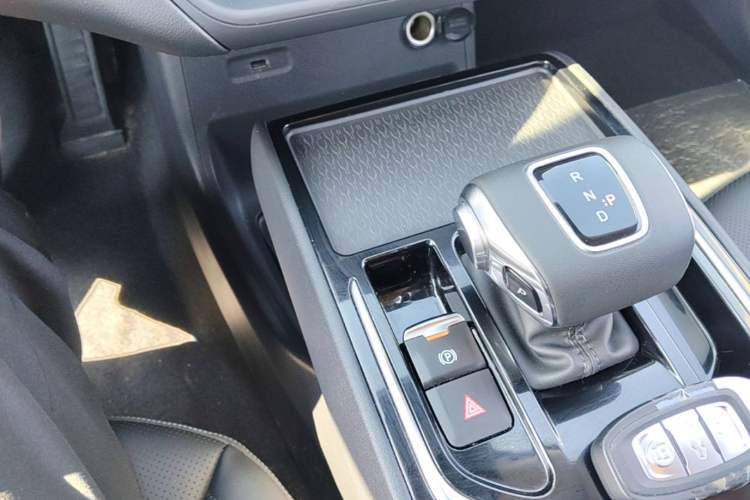 Used Hongqi E-QM5 2023 Revised Version Basic Travel Edition Gear Lever