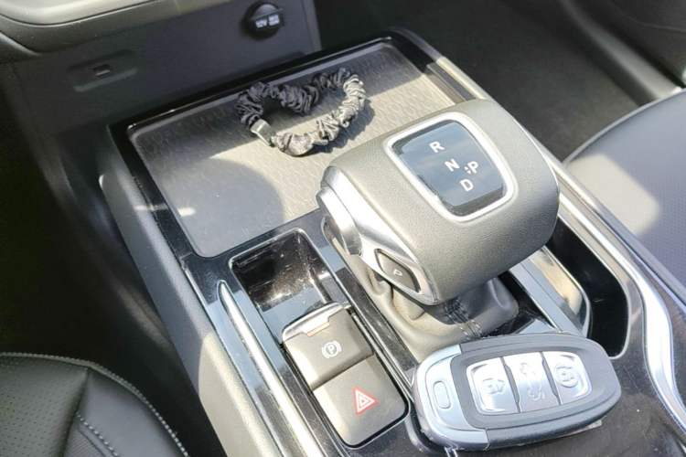 Used Hongqi E-QM5 2023 Revised Version Basic Travel Edition Gear Lever