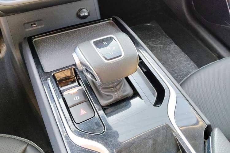 Used Hongqi E-QM5 2023 Revised Version Basic Travel Edition Gear Lever