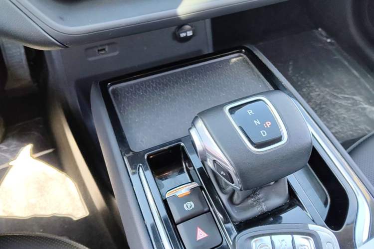 Used Hongqi E-QM5 2023 Revised Version Basic Travel Edition Gear Lever