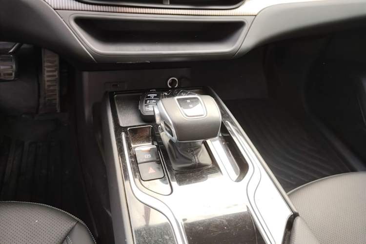Used Hongqi E-QM5 2023 Revised Version Basic Travel Edition Gear Lever