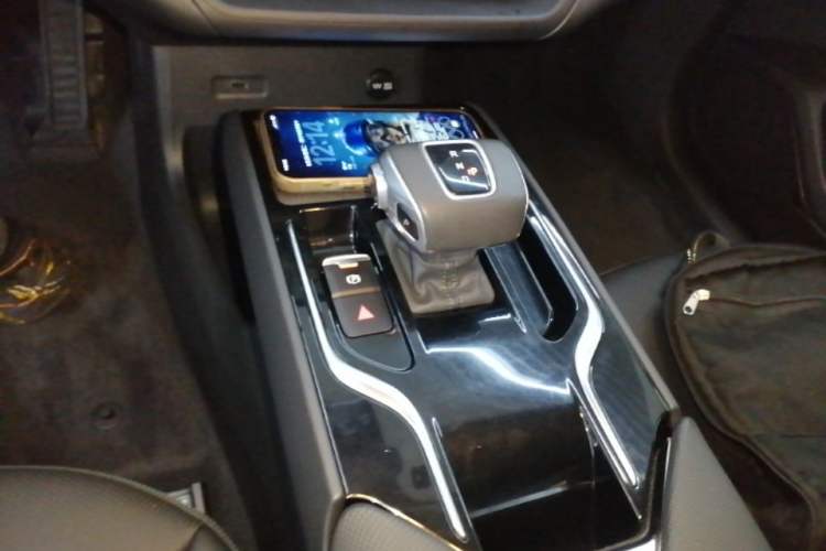 Used Hongqi E-QM5 2023 Revised Version Basic Travel Edition Gear Lever