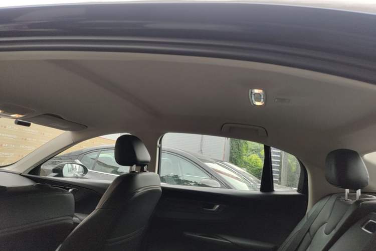 Used Hongqi E-QM5 2023 560km PLUS Headliner