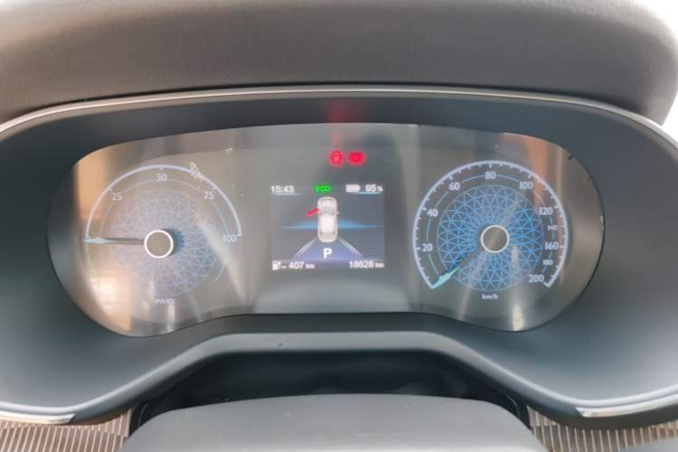 Used Hongqi E-QM5 2023 Revised Version Basic Travel Edition Instrument Cluster