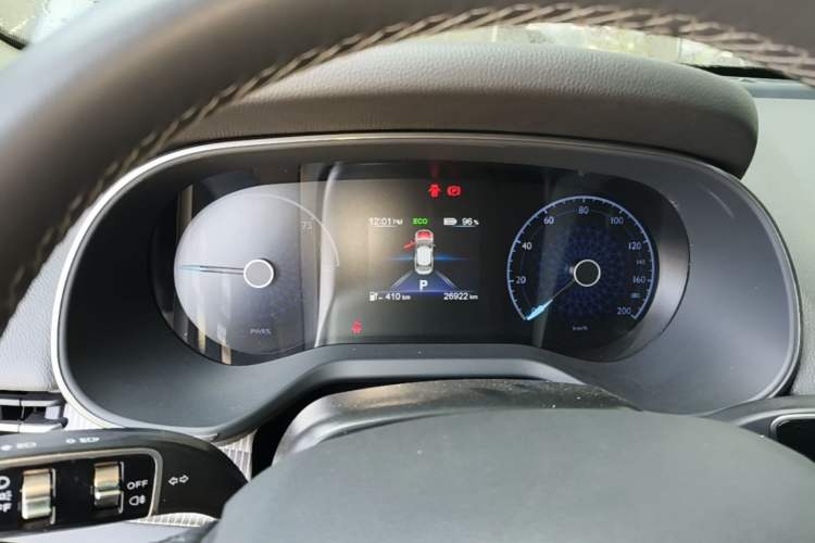 Used Hongqi E-QM5 2023 Base Travel Edition Instrument Cluster