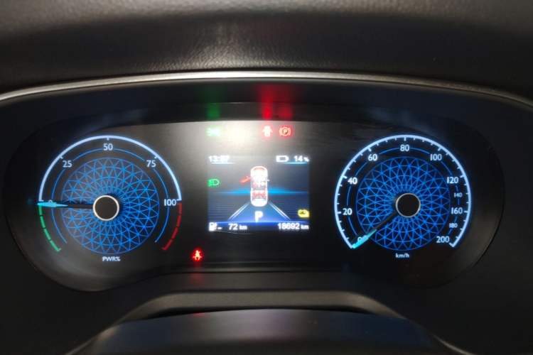 Used Hongqi E-QM5 2023 Revised Version Basic Travel Edition Instrument Cluster