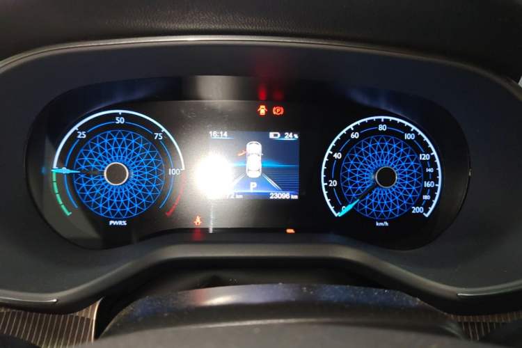 Used Hongqi E-QM5 2023 Revised Version Basic Travel Edition Instrument Cluster