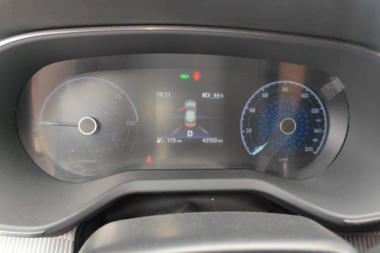 Used Hongqi E-QM5 2023 Revised Version Basic Travel Edition Instrument Cluster