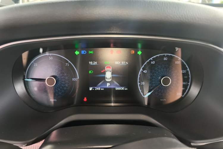 Used Hongqi E-QM5 2023 Revised Version Basic Travel Edition Instrument Cluster