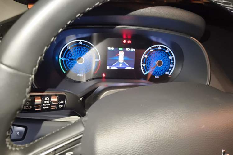Used Hongqi E-QM5 2023 560km PLUS Instrument Cluster