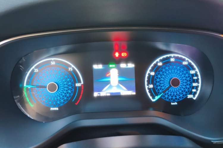 Used Hongqi E-QM5 2023 Revised Version Basic Travel Edition Instrument Cluster
