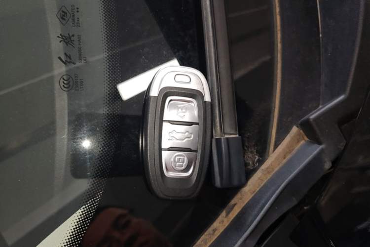 Used Hongqi E-QM5 2023 Revised Version Basic Travel Edition Interior 1