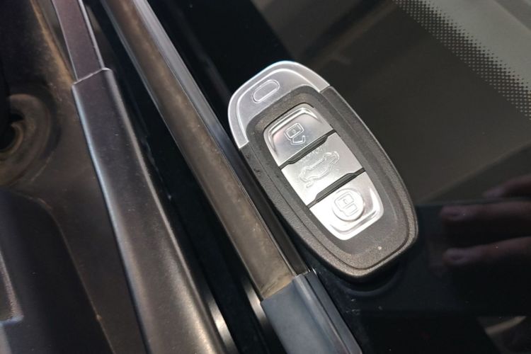 Used Hongqi E-QM5 2023 Revised Version Basic Travel Edition Interior 1