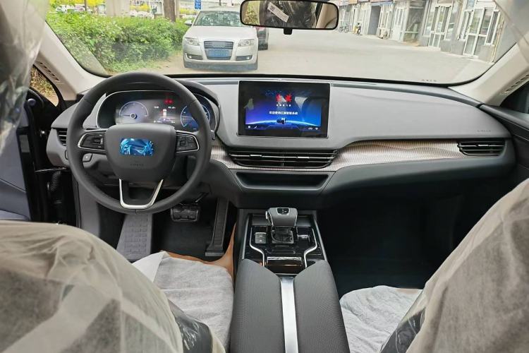 Used Hongqi E-QM5 2023 620km PLUS Interior 1