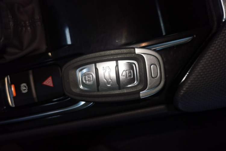 Used Hongqi E-QM5 2023 Revised Version Basic Travel Edition Interior 1