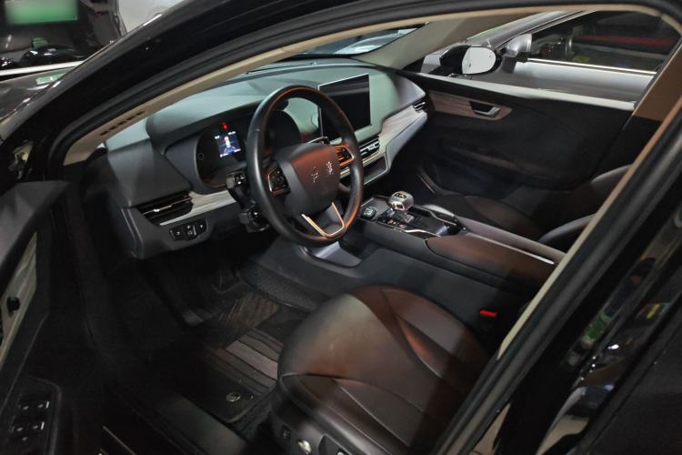 Used Hongqi E-QM5 2023 620km PLUS Interior 1