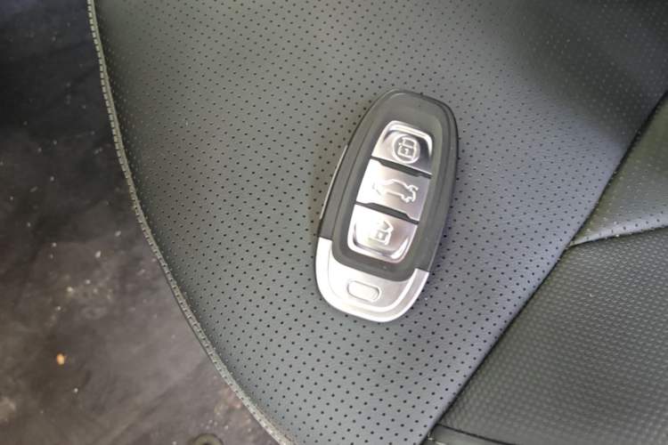 Used Hongqi E-QM5 2023 Revised Version Basic Travel Edition Interior 1